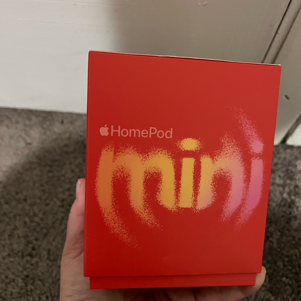 Apple HomePod Mini in Red